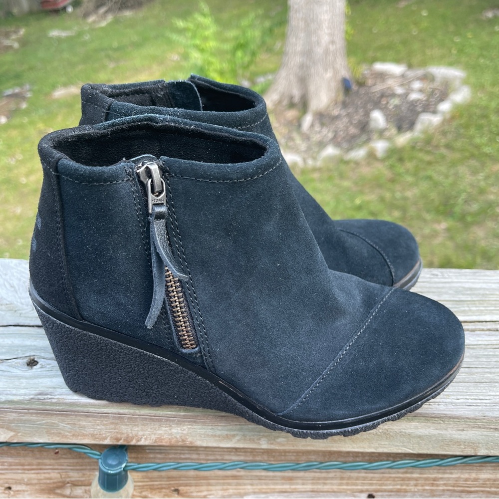 Kalinga Ashok Clarks Kitten Heel Booties Kalinga Ashok Clarks